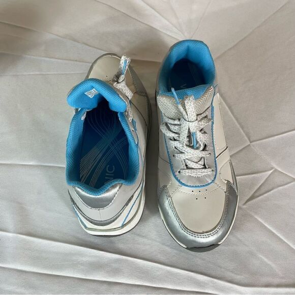 VIONIC SHOES  - Picture 4 of 7